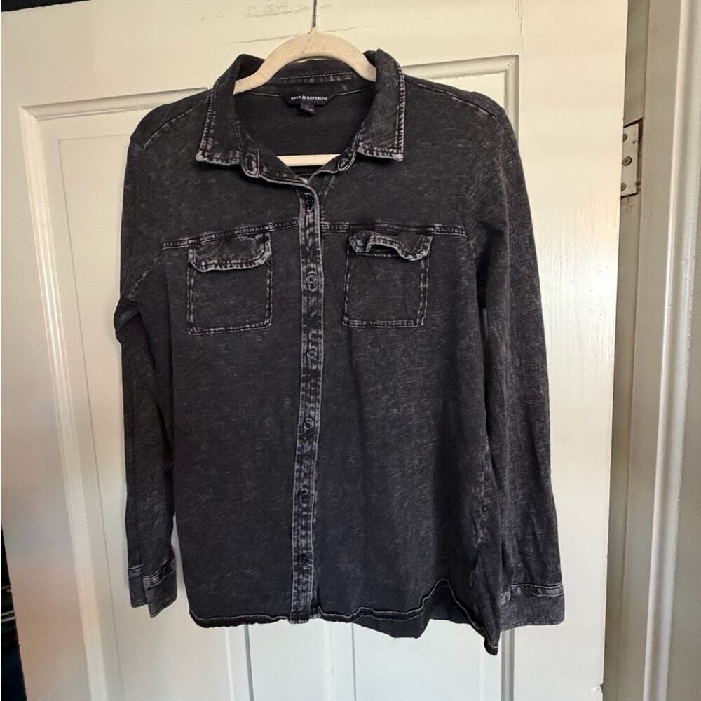 Rock & Republic Women's Black Acid Wash Distressed Keyhole Back Button Down